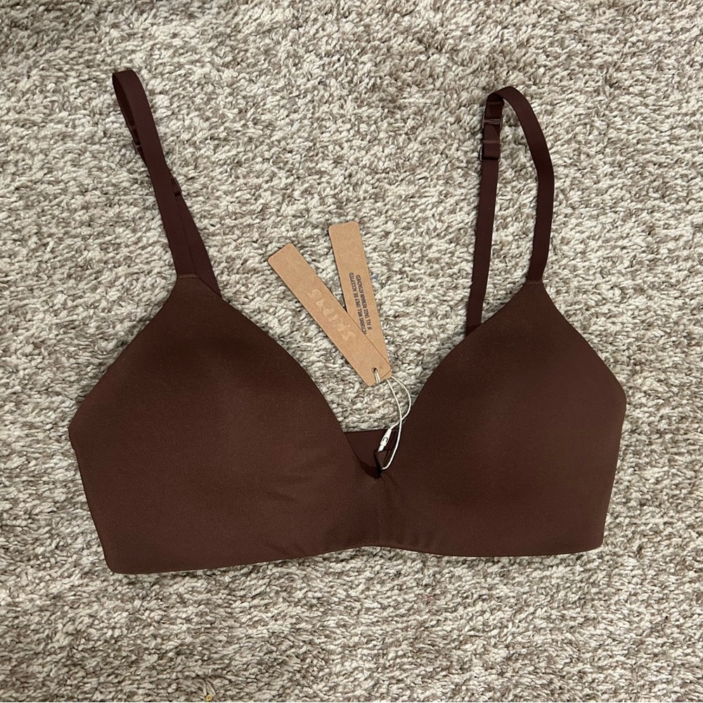 SKIMS Wireless Form T-Shirt Demi Bra Cocoa